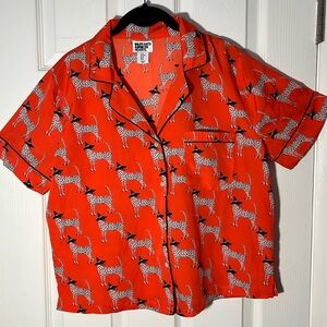 Bouffants & Broken Hearts leopard cat hat orange pajama short sleeve button  M